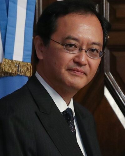 中前隆博
